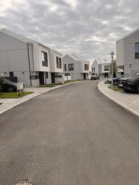 Bragadiru- Ilfov Casa premium 5 camere /3 bai /circuit inchis