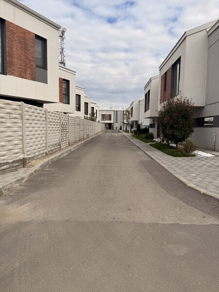 Bragadiru- Ilfov Casa premium 5 camere /3 bai /circuit inchis